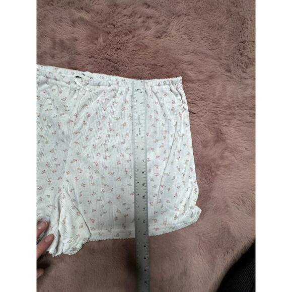 Lefties Women’s Large White Floral Lace Mini Shorts Bow Detail - Cottagecore - Picture 5 of 6